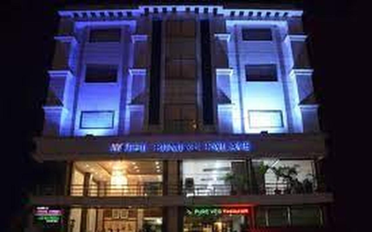 Hotel Punjab Palace Rāipur Exteriör bild